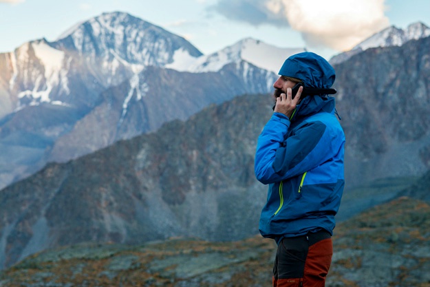 Use A Satellite Phone | Ways To Send Distress Signals | Survival Skills Every Man Should Know